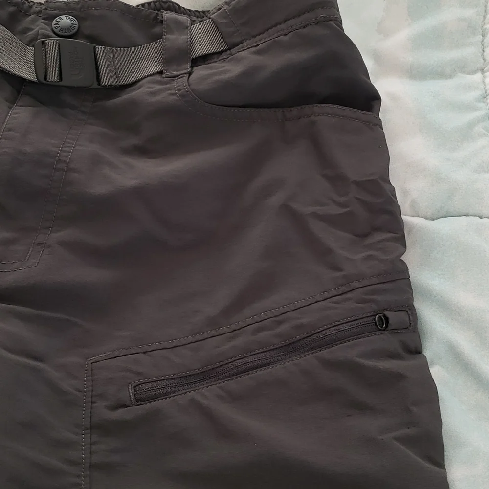 The North Face Shorts Size M